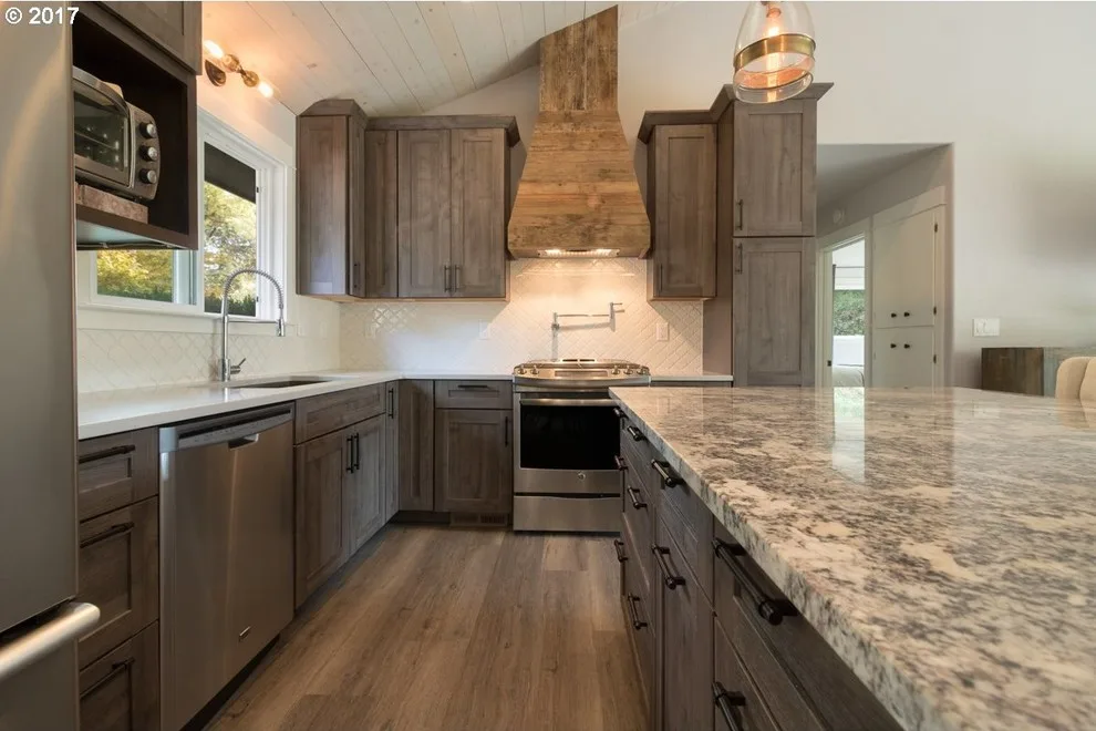 Riverside Kitchen Renovation by Gracelynn Interiors (Designs By Lauren Tait) - Photo 2