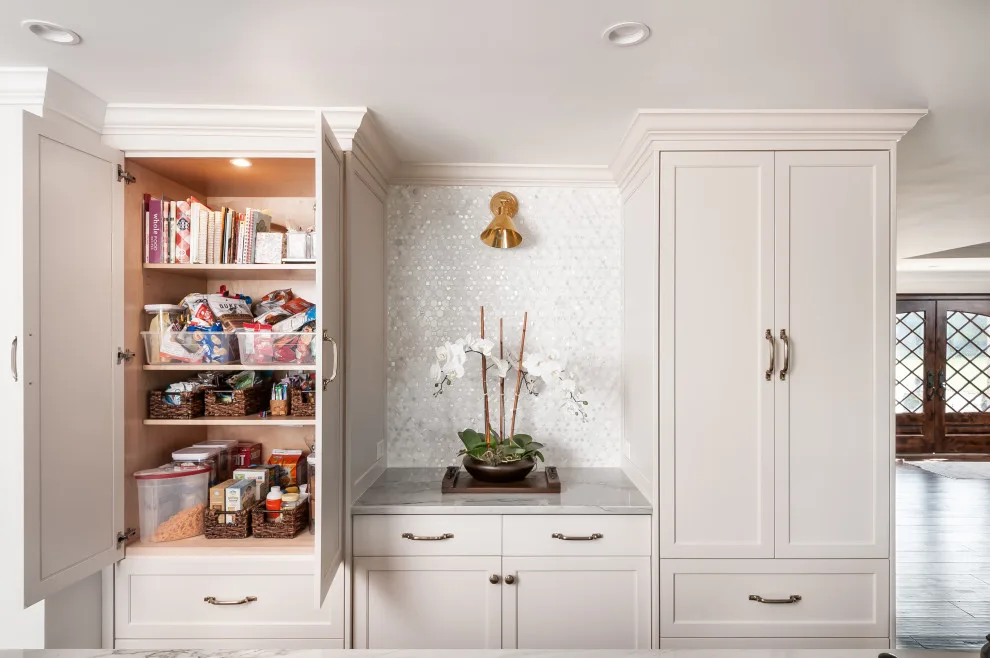 Peachtree Corners Riverview Drive by Molly Trost Interior Design - Photo 4