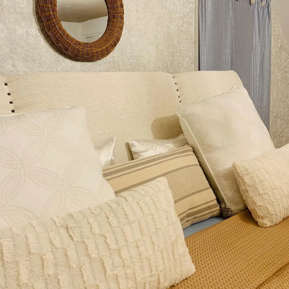 Intimate Master Bedroom by Studio Katherine G - Photo 3
