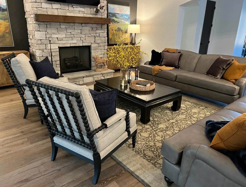 Country Elegance Lounge by Jennifer Joy Mattis, Designer - Photo 2