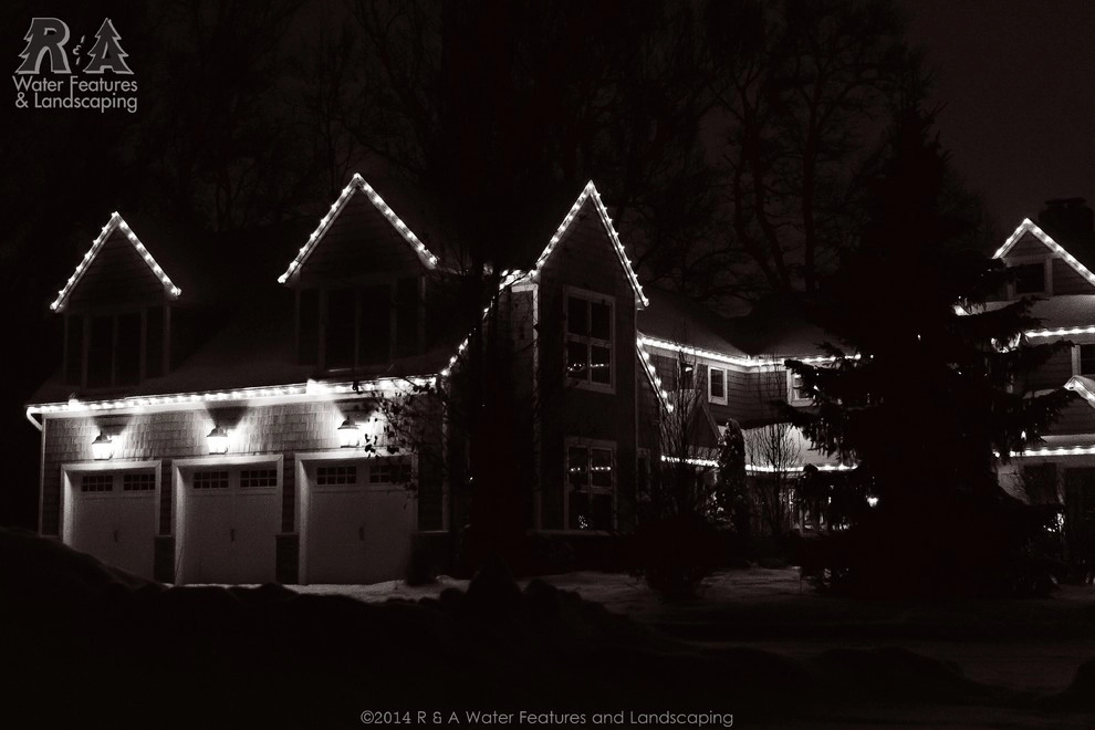 Christmas decorations by R&A Landscaping - Photo 9