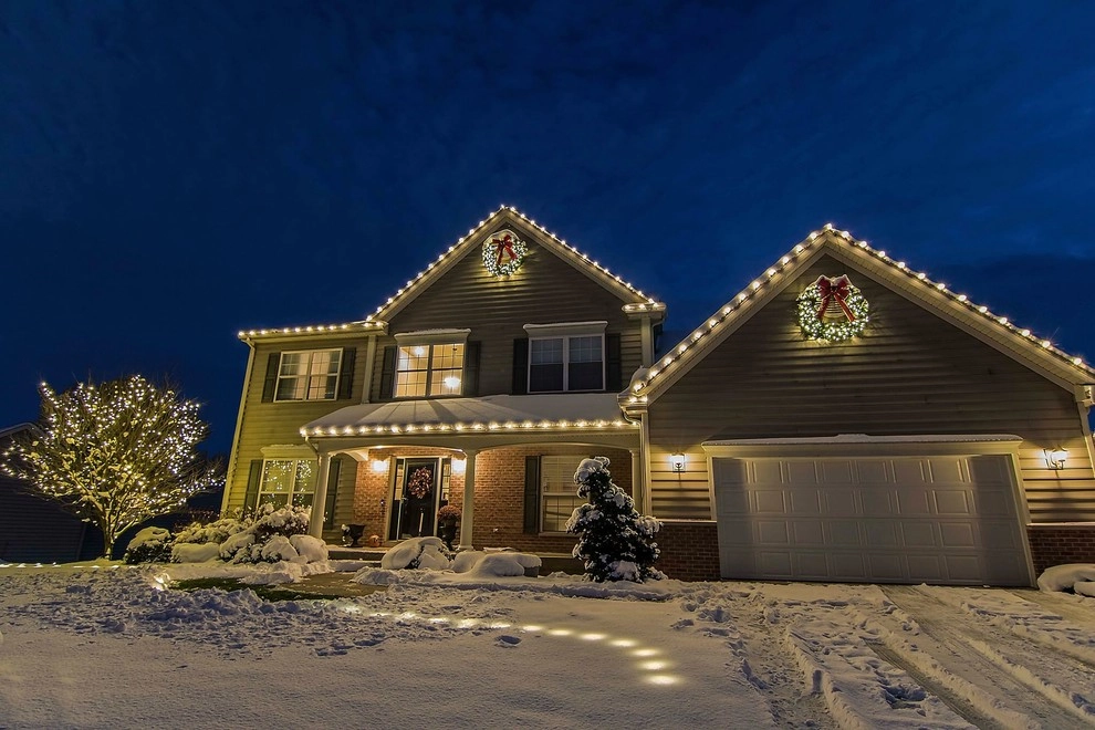 Christmas decorations by R&A Landscaping - Photo 15