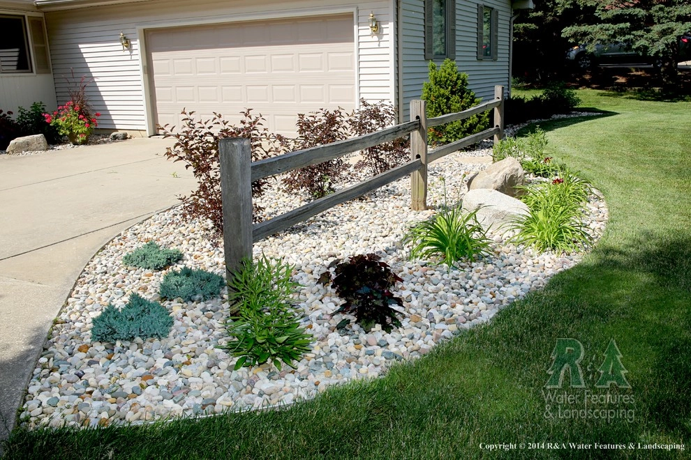 Kalamazoo Landscaping - Front Foundation Planting by R&A Landscaping - Photo 2