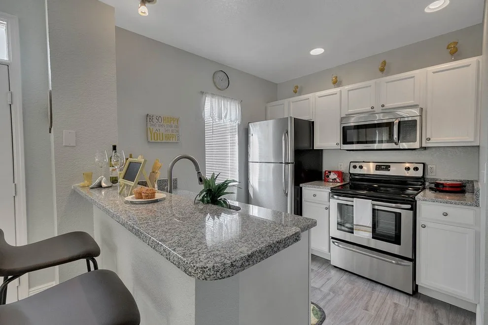 Seven Dwarfs 2: Holiday Retreats by Lenore King Luxury Interiors - Photo 4