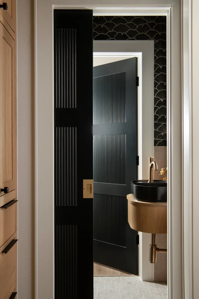 Obsidian Bath Retreat by Jennifer Kizzee Design - Photo 4