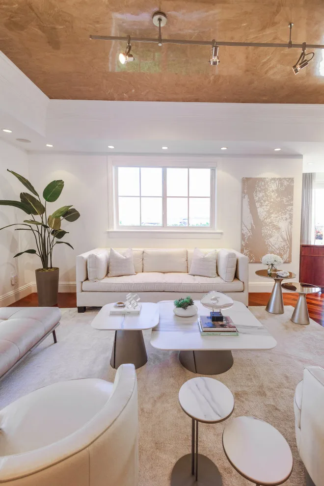 Coastal Townhouse by Vivian Macia Interiors LLC - Photo 12