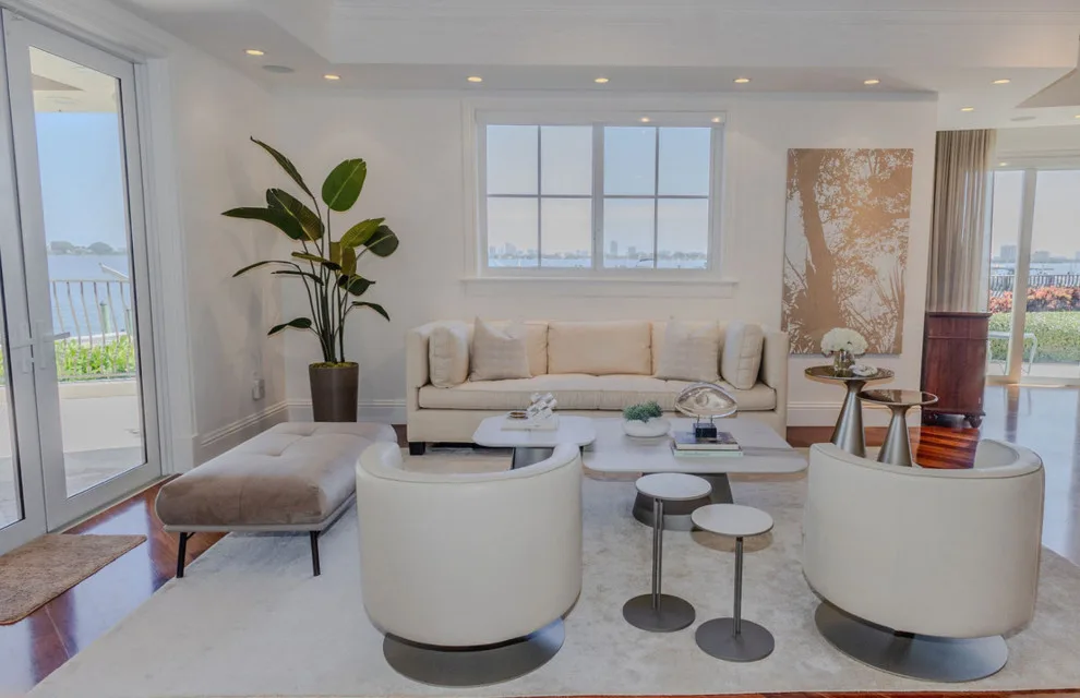 Coastal Townhouse by Vivian Macia Interiors LLC - Photo 10