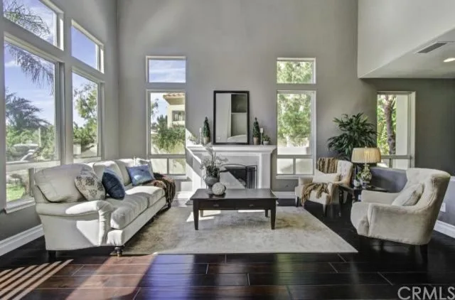 Industrial Home Staging by HOM Staging & Design - Photo 2