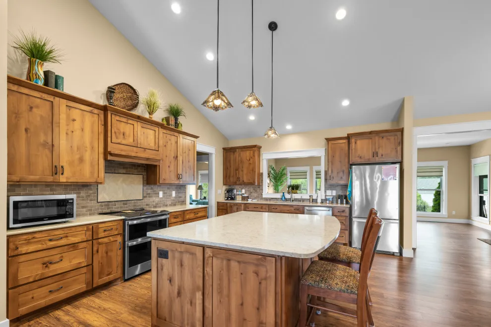 Silver Road by Unique Ambiance LLC - Photo 2