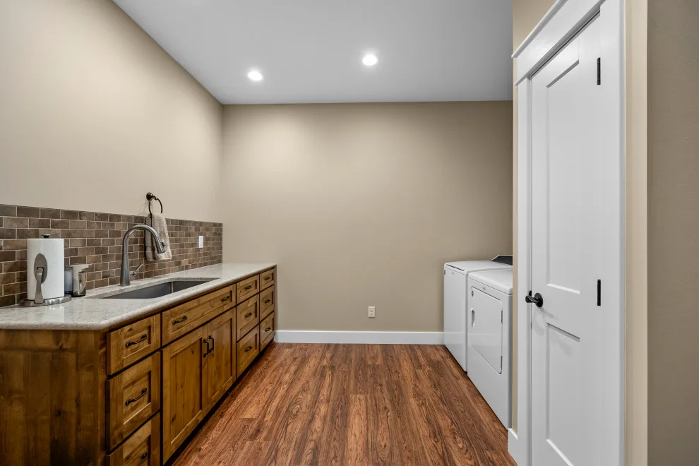 Silver Road by Unique Ambiance LLC - Photo 12
