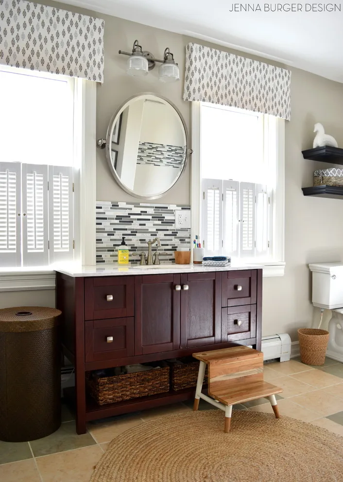 Calm and Minimalist Bathroom by Jenna Burger Design - Photo 9