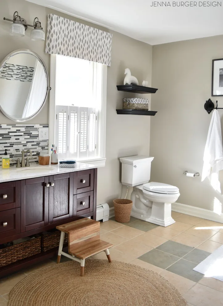 Calm and Minimalist Bathroom by Jenna Burger Design - Photo 3