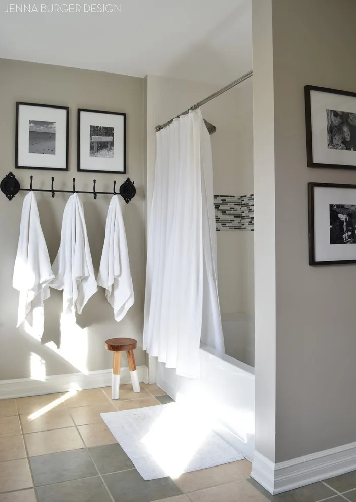 Calm and Minimalist Bathroom by Jenna Burger Design - Photo 10