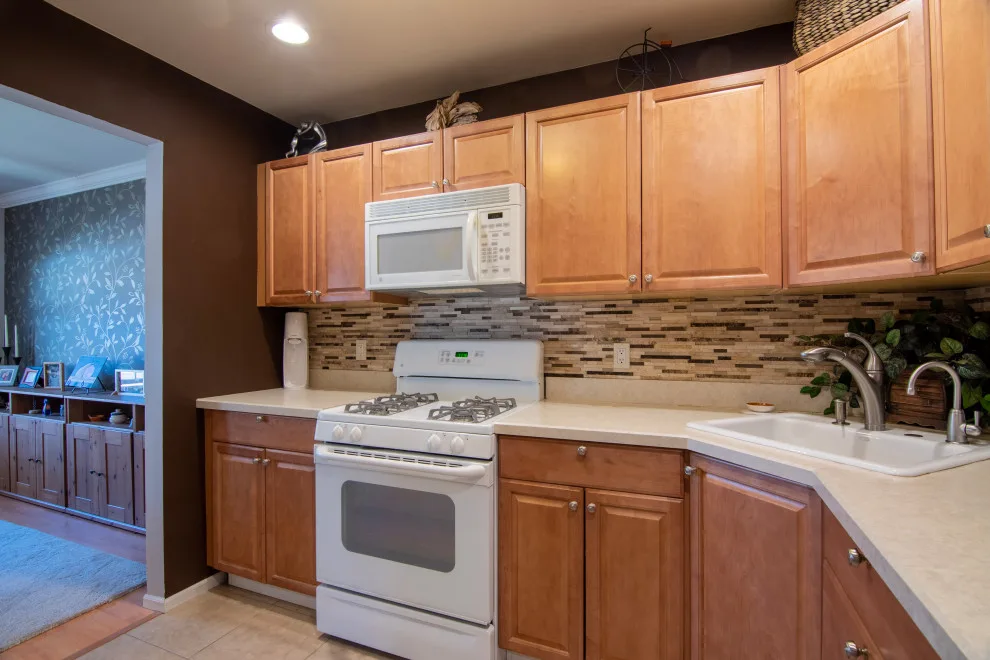 Compact and Comfortable by Gila- Home Design & Color Guru - Photo 4