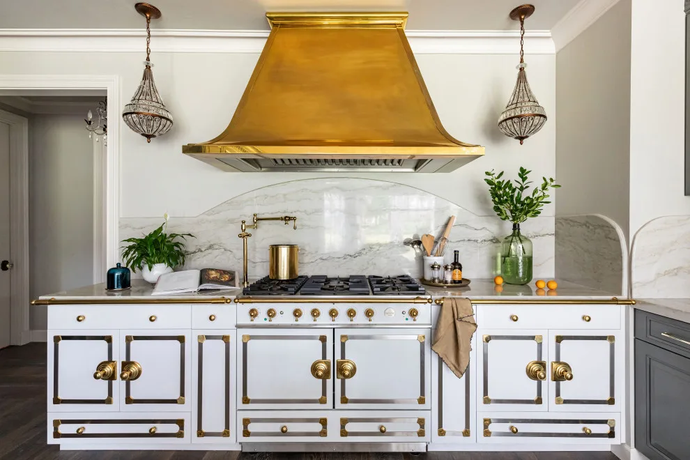 Elegant Culinary Space by Chairma Design Group - Photo 3