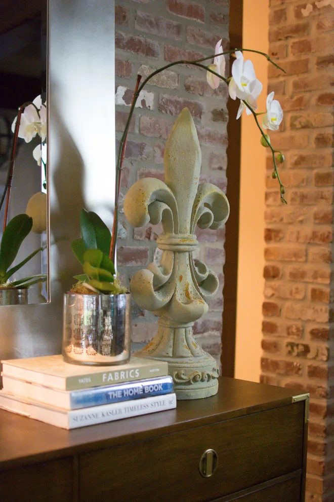 Elegant Southern-Inspired Living Room by Arianne Bellizaire Interiors - Photo 4