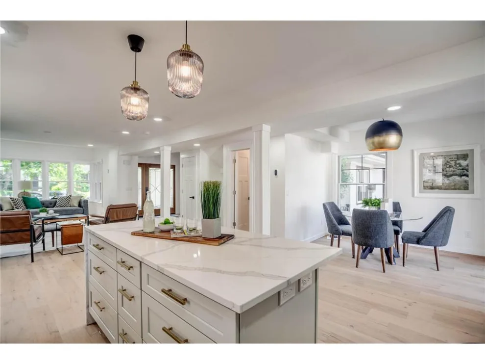 Minneapolis South Stage by Well-Designed Interior Design And Home Staging - Photo 12