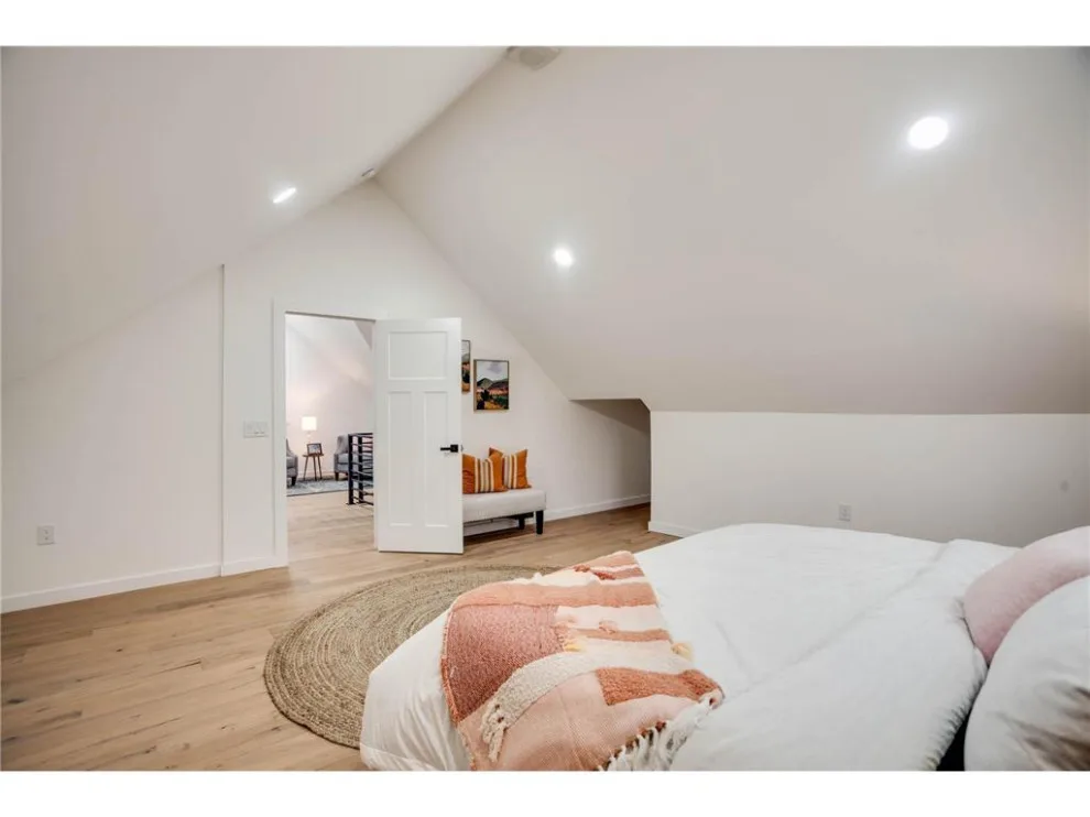 Minneapolis South Stage by Well-Designed Interior Design And Home Staging - Photo 8