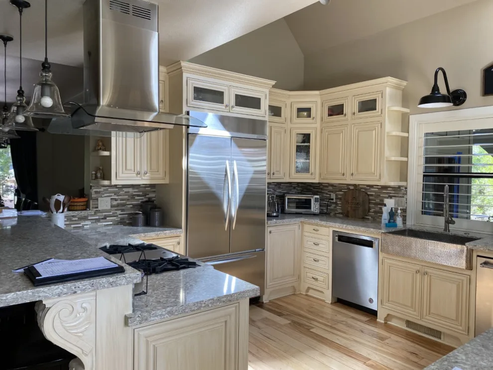 South Point Location by Talie Jane Interiors & Construction - Photo 9