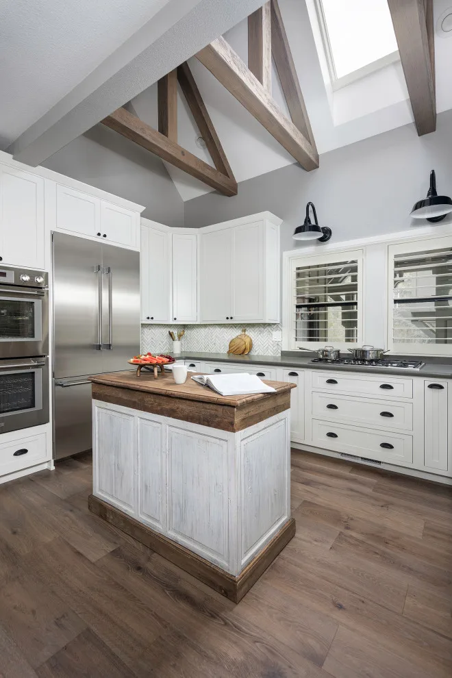 South Point Location by Talie Jane Interiors & Construction - Photo 4