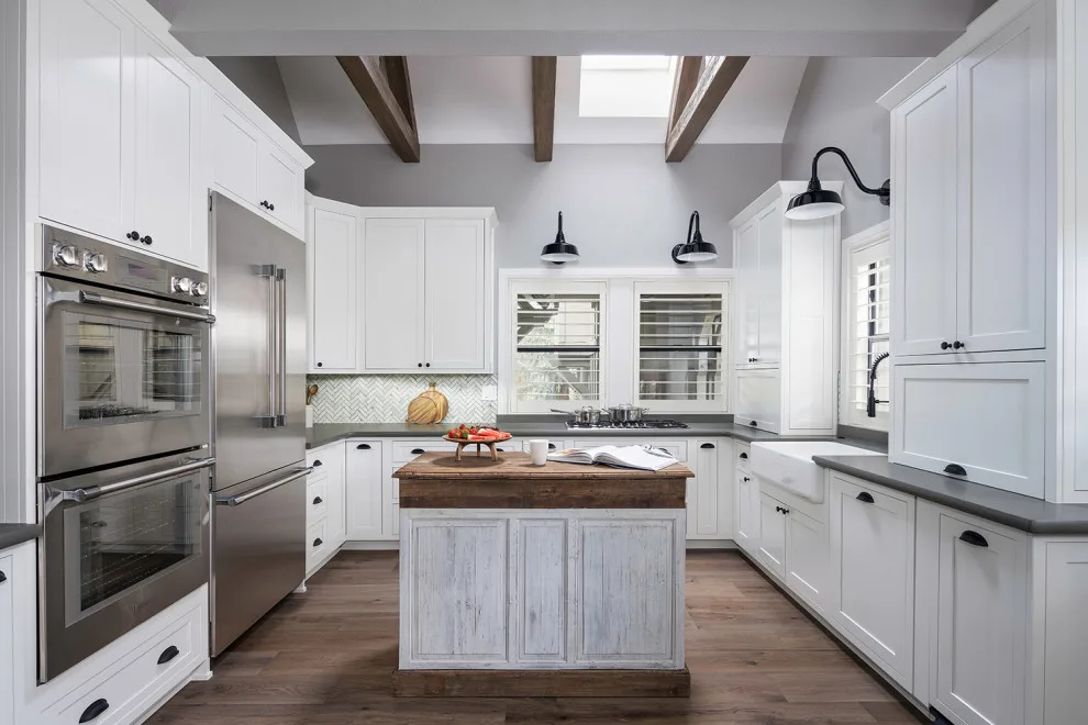 South Point Location by Talie Jane Interiors & Construction - Photo 10