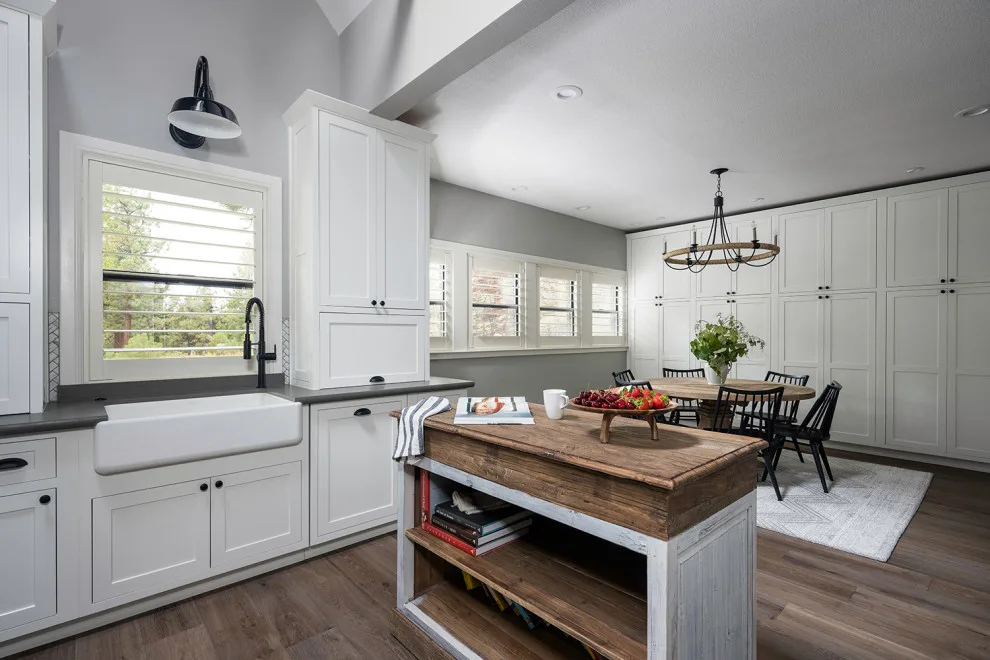 South Point Location by Talie Jane Interiors & Construction - Photo 8