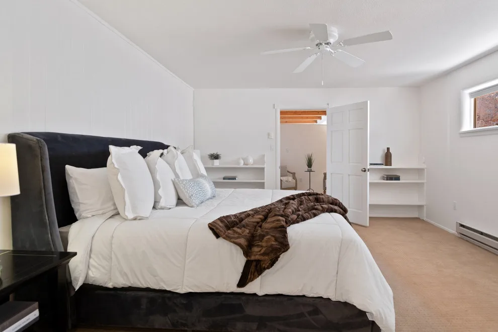 Roomy Tesuque Pueblo-Inspired Residence by Pink Dwelling - Photo 3