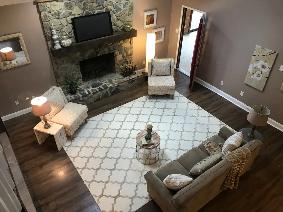 Successfully Staged - Photo 10