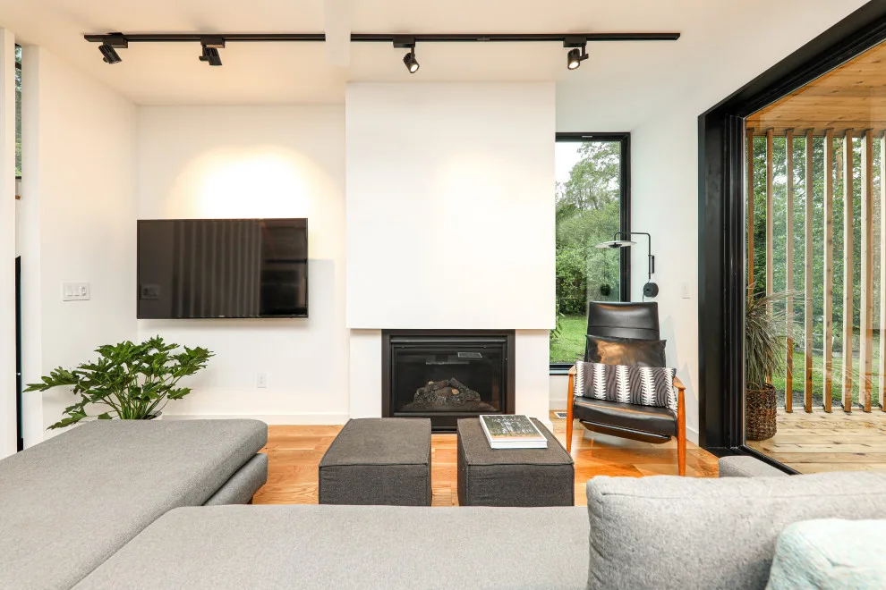 Contemporary Showcase for Ann Arbor Home Tour by OYL Design - Photo 2