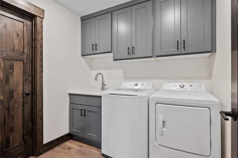 Chic Transitional at Sylvan Lake by Katie Kottke Interiors - Photo 17