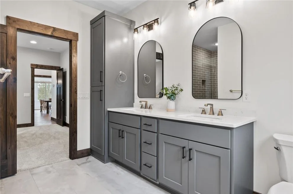 Chic Transitional at Sylvan Lake by Katie Kottke Interiors - Photo 14