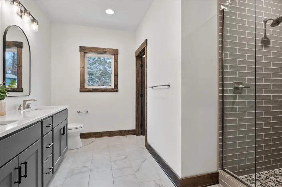 Chic Transitional at Sylvan Lake by Katie Kottke Interiors - Photo 22