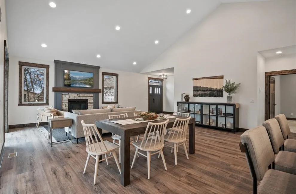 Chic Transitional at Sylvan Lake by Katie Kottke Interiors - Photo 23