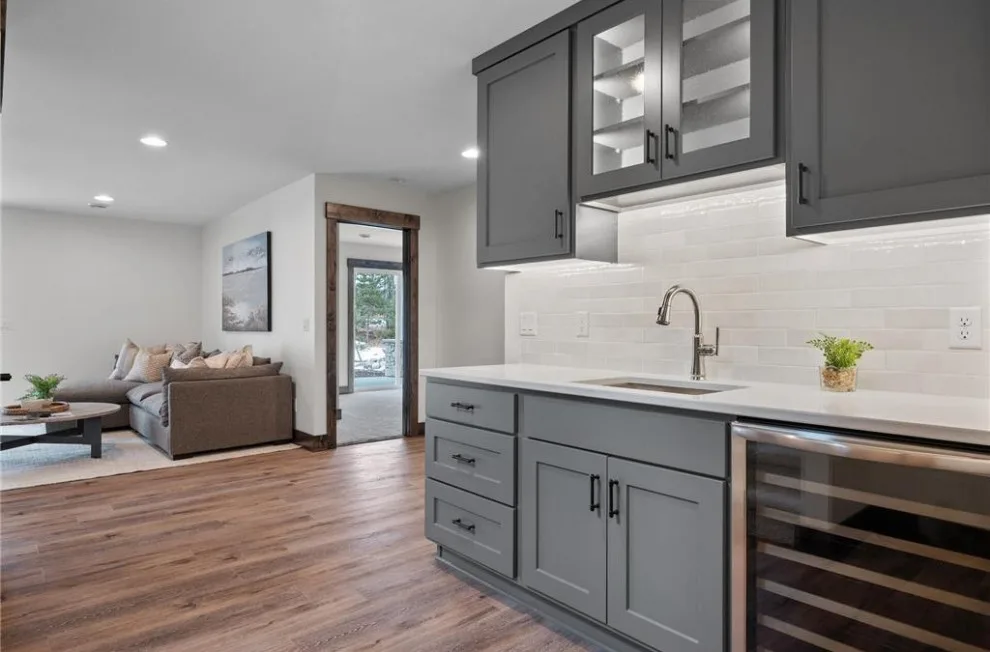 Chic Transitional at Sylvan Lake by Katie Kottke Interiors - Photo 18
