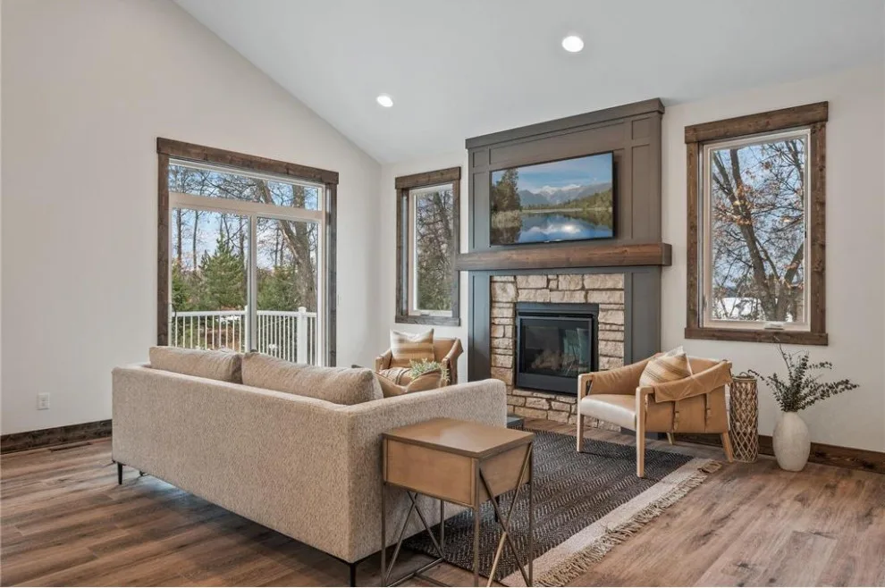 Chic Transitional at Sylvan Lake by Katie Kottke Interiors - Photo 24