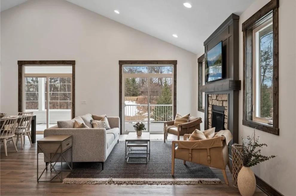Chic Transitional at Sylvan Lake by Katie Kottke Interiors - Photo 5