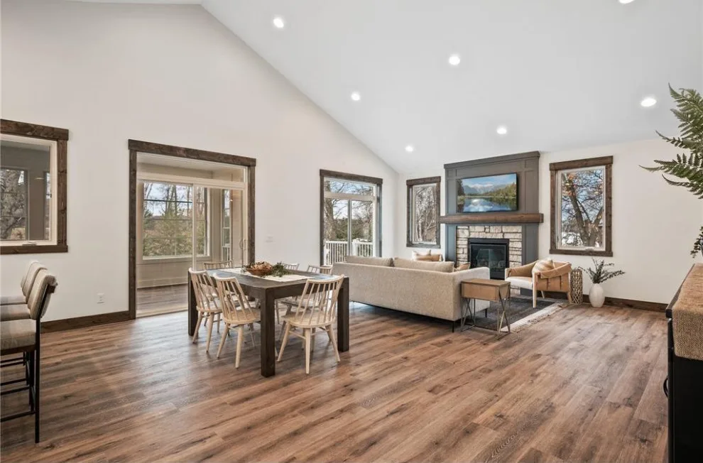 Chic Transitional at Sylvan Lake by Katie Kottke Interiors - Photo 2