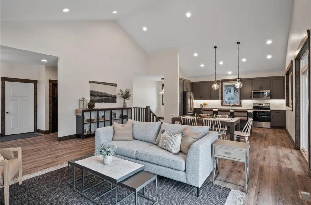 Chic Transitional at Sylvan Lake by Katie Kottke Interiors - Photo 9