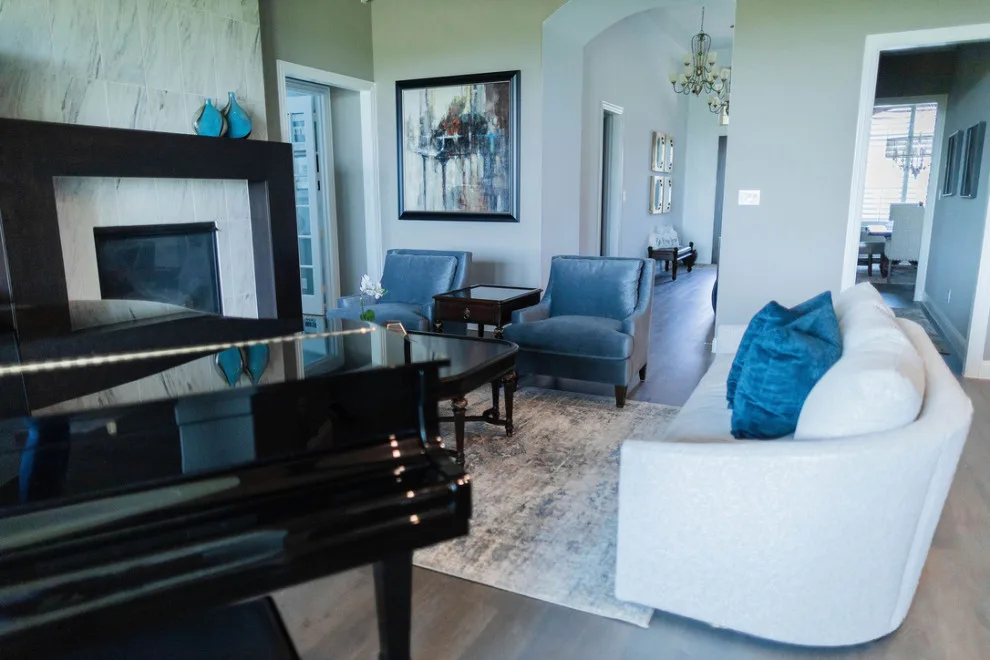 Texas Residence by Just The Thing Decorating, Staging, And Windows - Photo 9