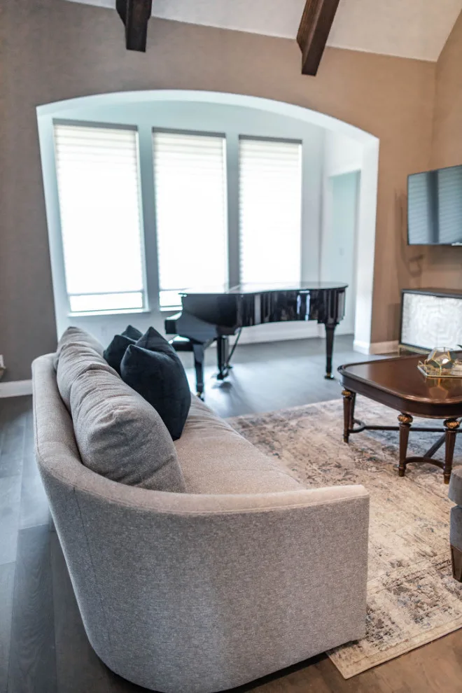 Texas Residence by Just The Thing Decorating, Staging, And Windows - Photo 3