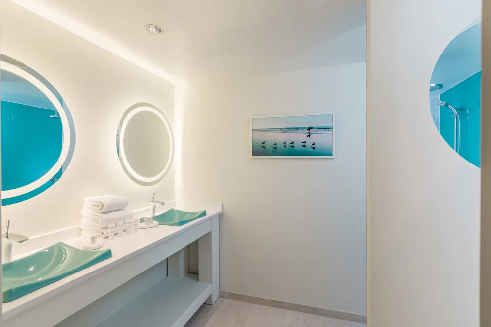 The Narragansett Break Hotel, Rhode Island by Digs Design Company - Photo 33