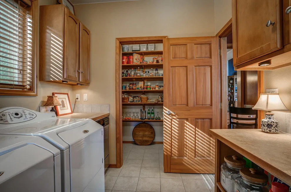 The Lakeside Home by Making Spaces Work - Photo 24