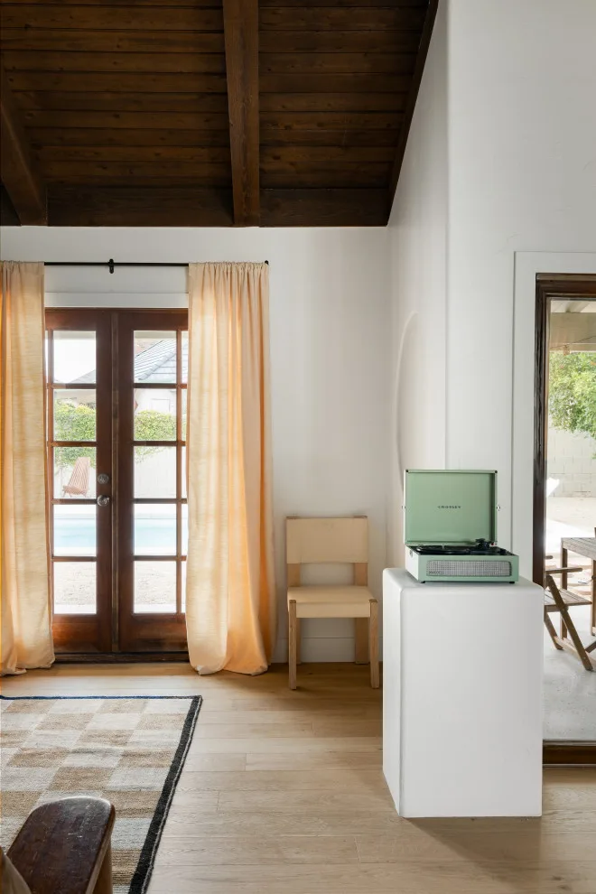 The Santo Residence by Kaitlyn Wolfe - Photo 2