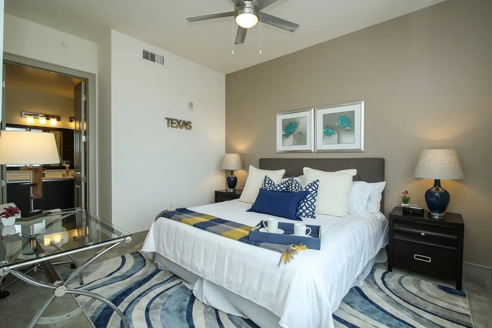 Southmore Building Bedroom by Interior Connection - Photo 6