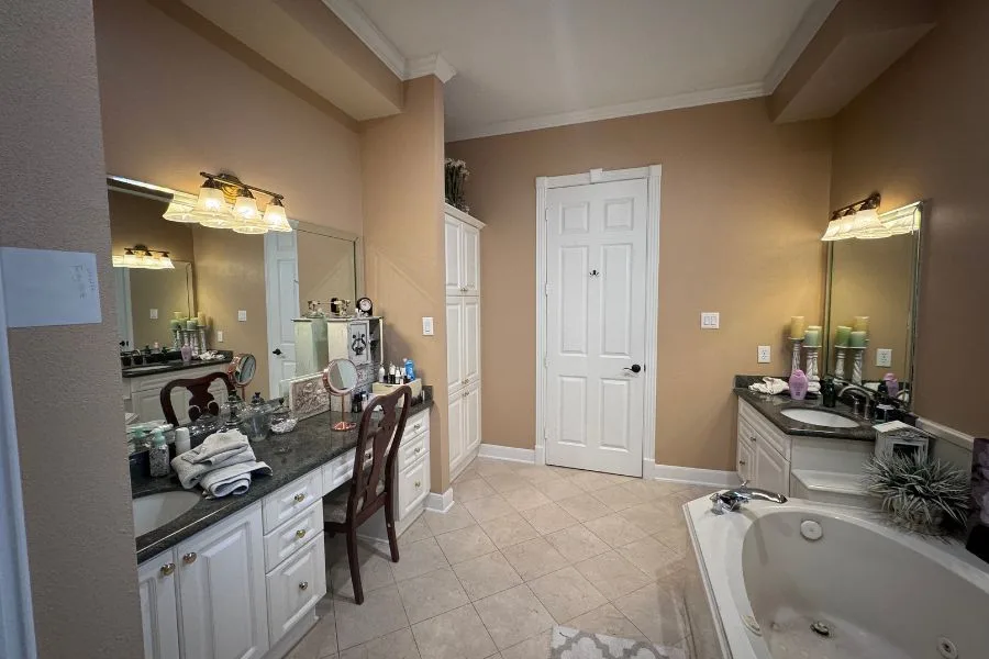 The Windsor Lakes Getaway by Morphe Home Staging & Design - Photo 4