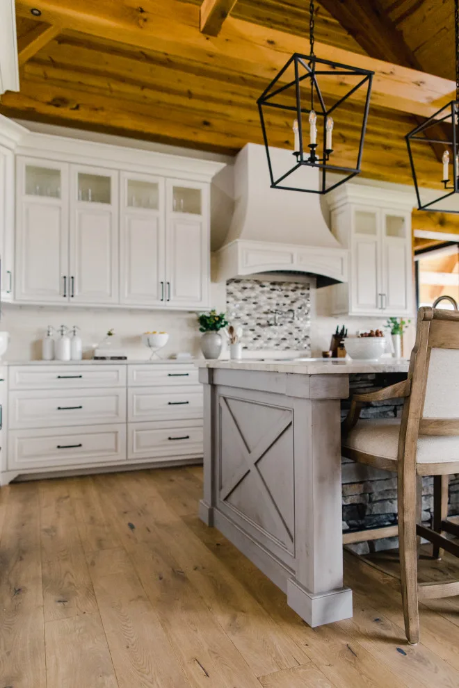 Lakeside Timber Frame Home by Tanya Rynicke Interiors, LLC - Photo 25