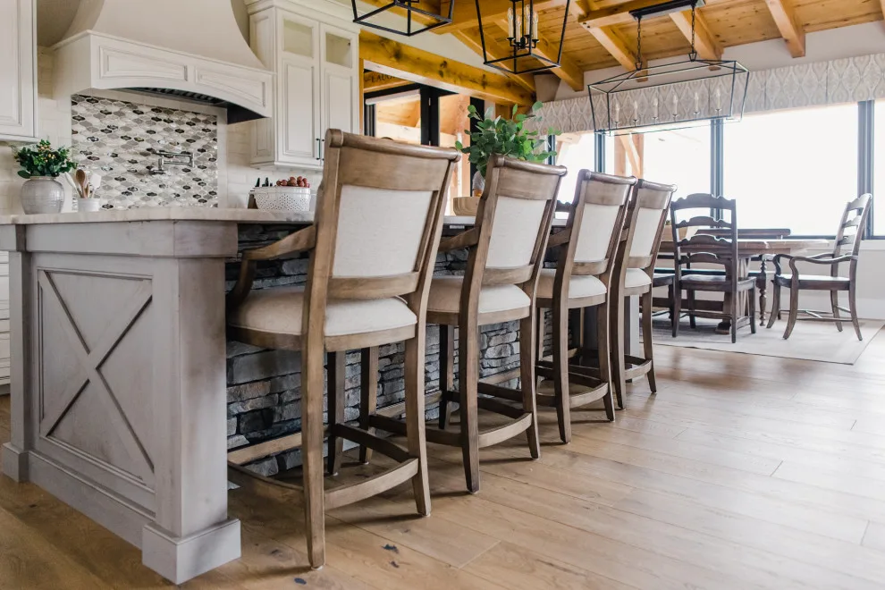 Lakeside Timber Frame Home by Tanya Rynicke Interiors, LLC - Photo 22