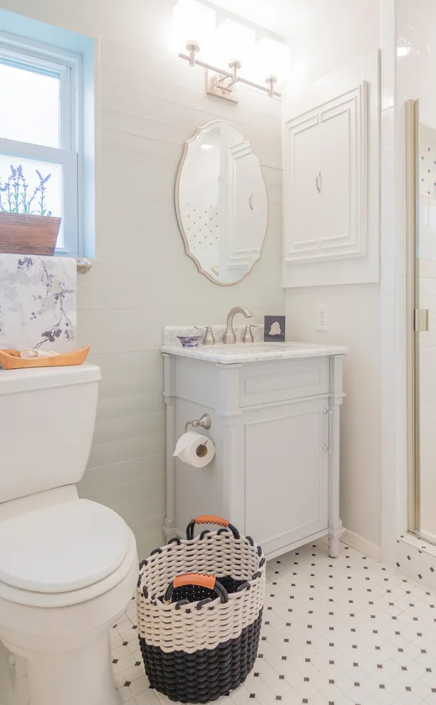 Compact Culinary and Lavatory Spaces by Ruthie Staalsen Interiors - Photo 5