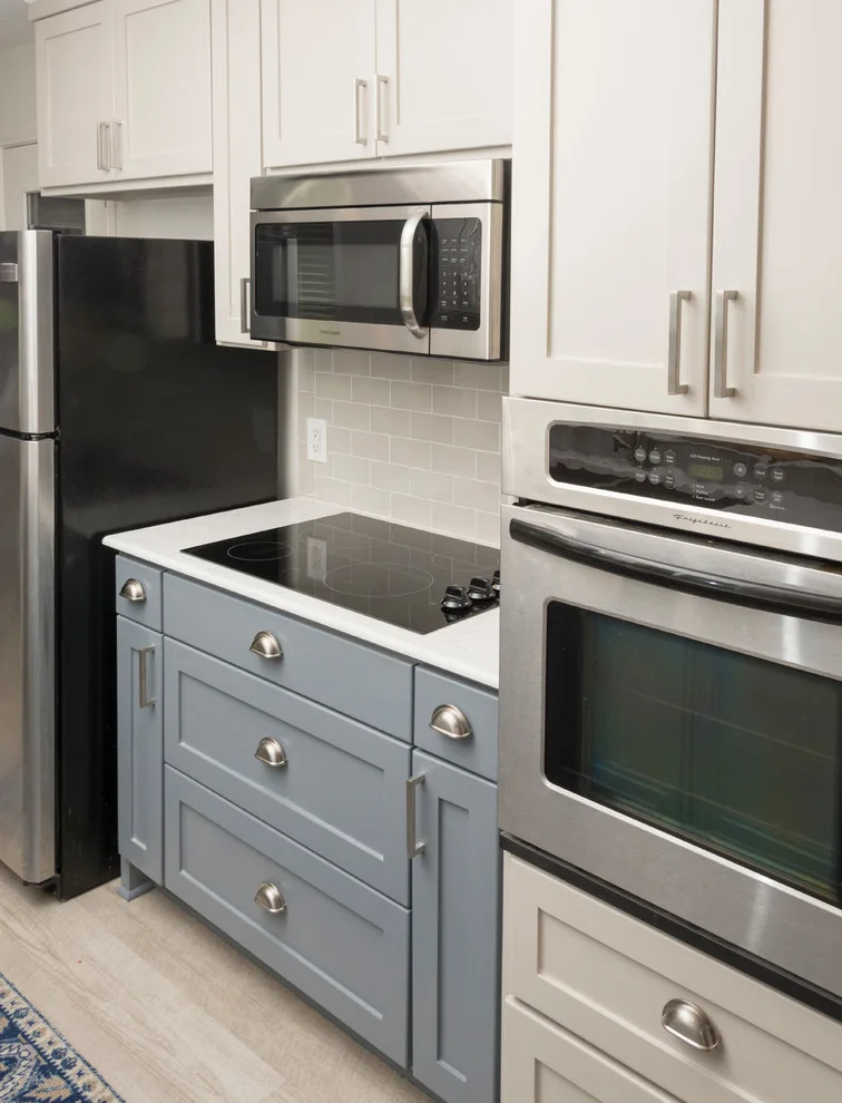 Compact Culinary and Lavatory Spaces by Ruthie Staalsen Interiors - Photo 11