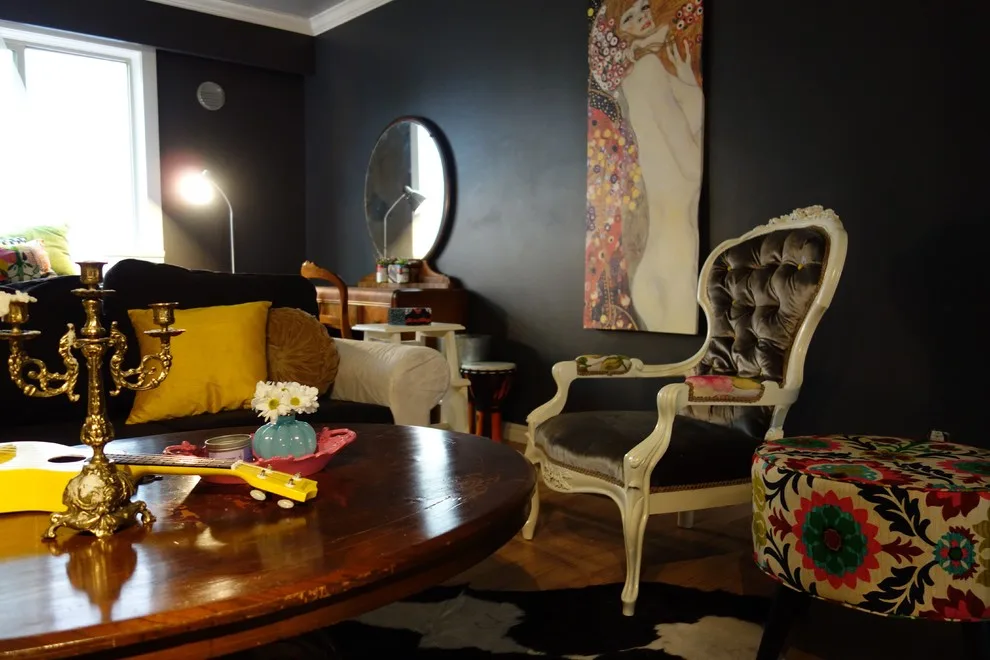 Compact Vancouver Apartment by Jennifer Ryan Design - Photo 5